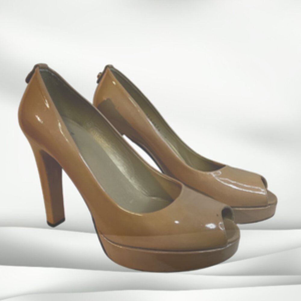 Stuart Weitzman: NUDE Patent Platform
